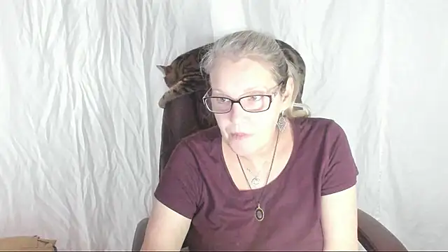 irinamaux online show from 03/02/25, 08:48