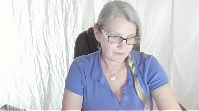 irinamaux online show from 03/07/25, 09:51