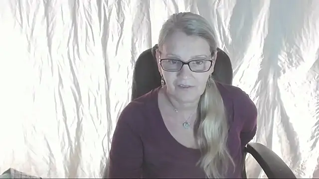 irinamaux online show from 03/09/25, 05:55