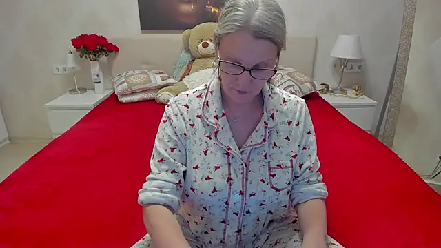 irinamaux online show from 03/13/25, 06:56