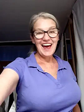 irinamaux online show from 09/10/25, 05:40