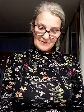 irinamaux online show from 09/27/25, 04:56