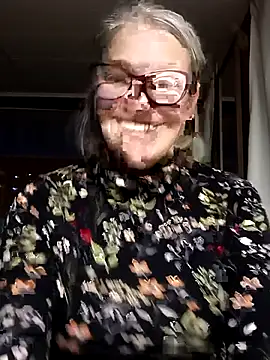 irinamaux online show from 09/28/25, 05:29