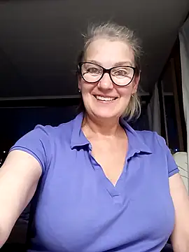 irinamaux online show from 10/22/25, 04:57