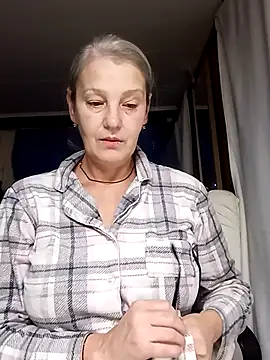 irinamaux online show from 10/24/25, 03:58