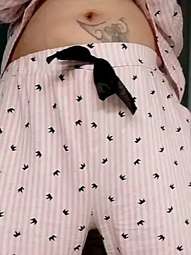 irinamaux online show from 11/23/25, 10:04