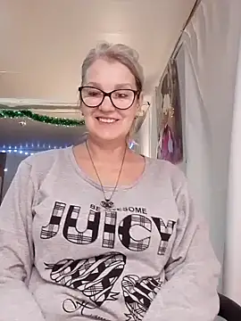 irinamaux online show from 11/28/25, 12:24