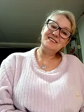 Snapshot of irinamaux chatting on 04/21/26, 02:51 irinamaux online show from 04/21/26, 02:51