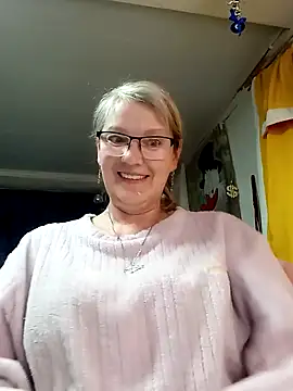 Snapshot of irinamaux chatting on 04/30/26, 01:01 irinamaux online show from 04/30/26, 01:01