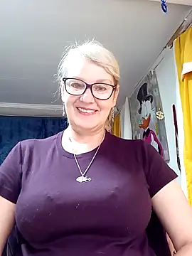 Snapshot of irinamaux chatting on 05/04/26, 01:12 irinamaux online show from 05/04/26, 01:12
