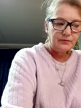Snapshot of irinamaux chatting on 05/09/26, 02:28 irinamaux online show from 05/09/26, 02:28