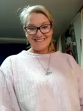 Snapshot of irinamaux chatting on 05/11/26, 02:45 irinamaux online show from 05/11/26, 02:45
