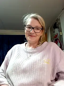 Snapshot of irinamaux chatting on 05/11/26, 04:15 irinamaux online show from 05/11/26, 04:15