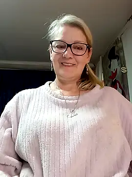 Snapshot of irinamaux chatting on 05/12/26, 04:20 irinamaux online show from 05/12/26, 04:20