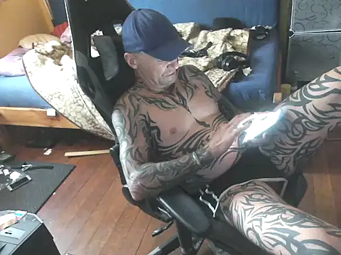 Snapshot of Tomi18cmm2 chatting on 10/03/25, 02:25 Tomi18cmm2 online show from 10/03/25, 02:25