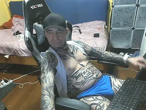 Snapshot of Tomi18cmm2 chatting on 11/02/25, 07:38 Tomi18cmm2 online show from 11/02/25, 07:38