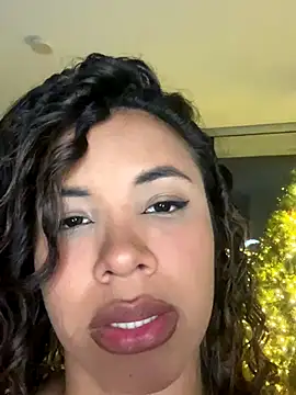 Brunettexio online show from 12/17/25, 03:23