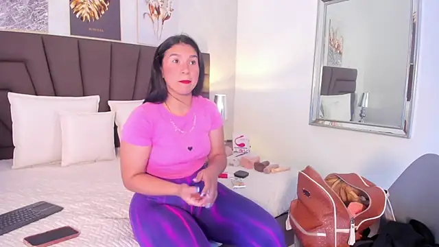 Snapshot of Sofi_Perez_ chatting on 02/08/25, 11:33 Sofi Perez online show from 02/08/25, 11:33