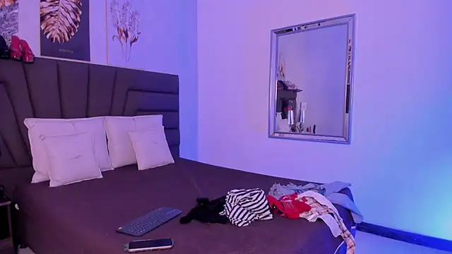 Sofi Perez  online show from 02/12/26, 11:27