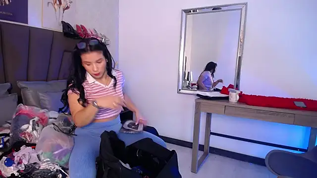 Sofi Perez  online show from 04/15/26, 11:06