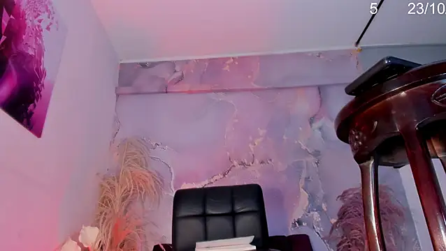 VALERIAQUEENTS online show from 10/23/25, 12:59