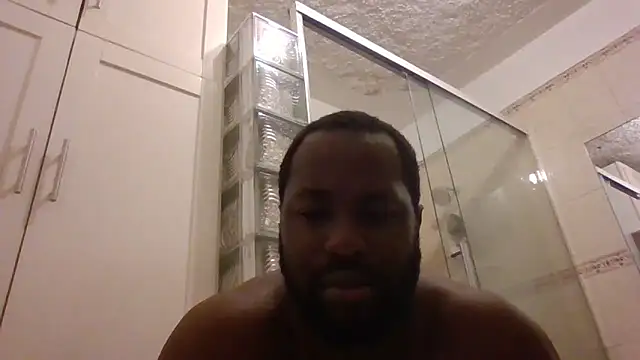 Snapshot of Bighood_T chatting on 05/30/26, 05:37 Bighood T online show from 05/30/26, 05:37