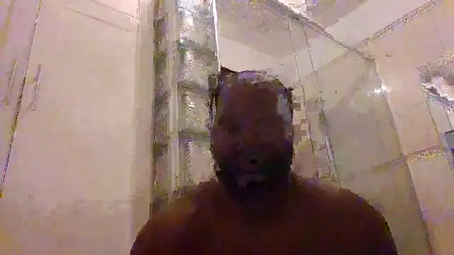 Snapshot of Bighood_T chatting on 06/18/26, 06:13 Bighood T online show from 06/18/26, 06:13