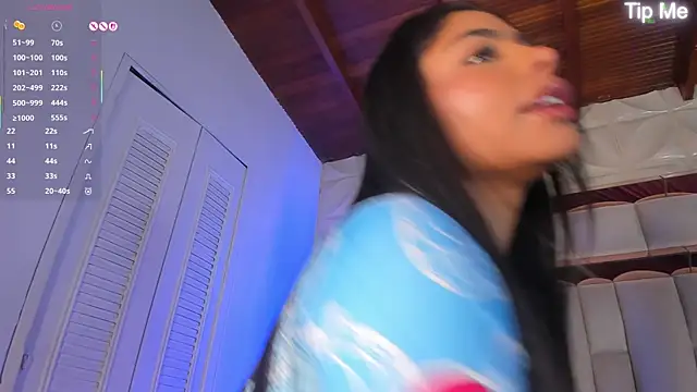 nicole cooper   online show from 10/30/25, 07:36