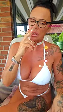 Snapshot of Misses-Cougar chatting on 07/17/26, 08:10 Misses-Cougar online show from 07/17/26, 08:10