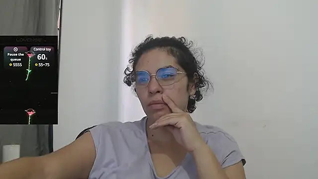 Snapshot of Anne_purple chatting on 12/09/24, 04:15 Anne purple online show from 12/09/24, 04:15