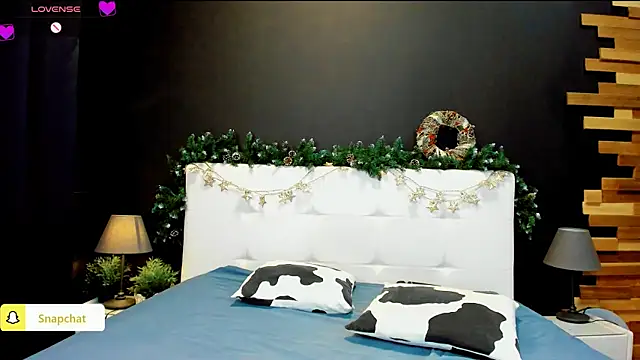 Julianna Jami online show from 12/12/24, 09:37