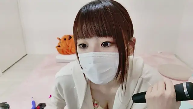 hi---chan- online show from 11/15/25, 08:38