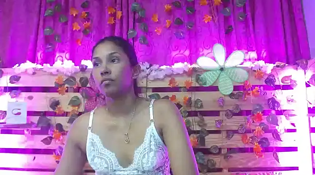 Elsa Parisi online show from 12/20/24, 10:43