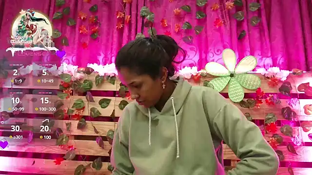 Elsa Parisi online show from 12/30/24, 12:20