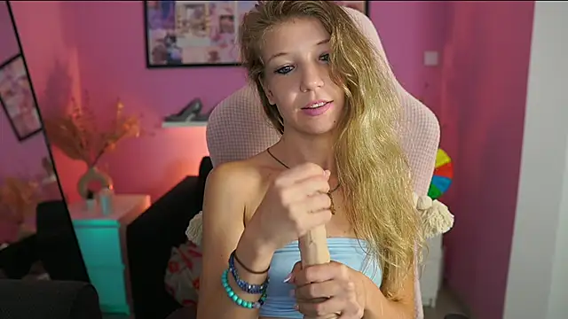 missicute online show from 09/13/25, 07:02