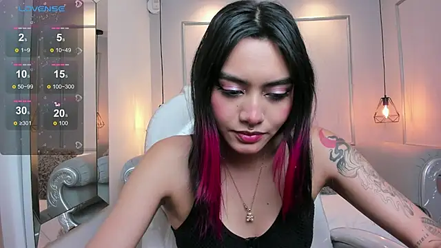 AzuraKindong online show from 02/19/25, 07:16