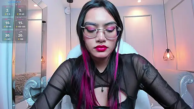 AzuraKindong online show from 03/08/25, 10:45