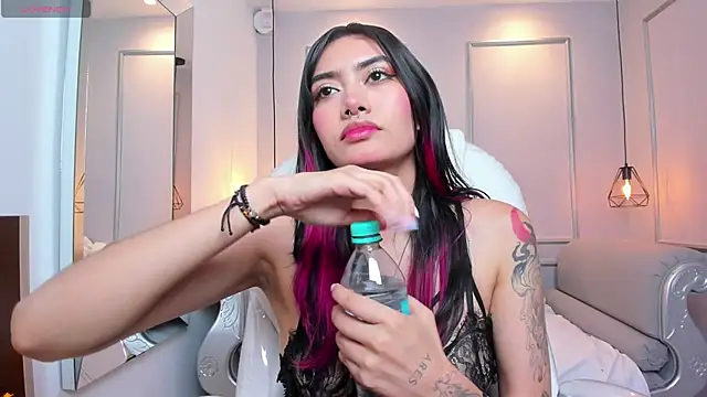 AzuraKindong online show from 03/13/25, 10:10