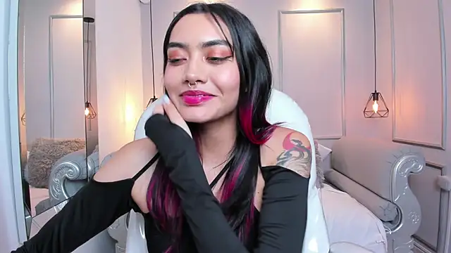 AzuraKindong online show from 03/19/25, 01:43