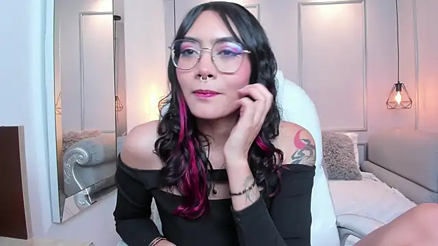 AzuraKindong online show from 03/21/25, 10:28