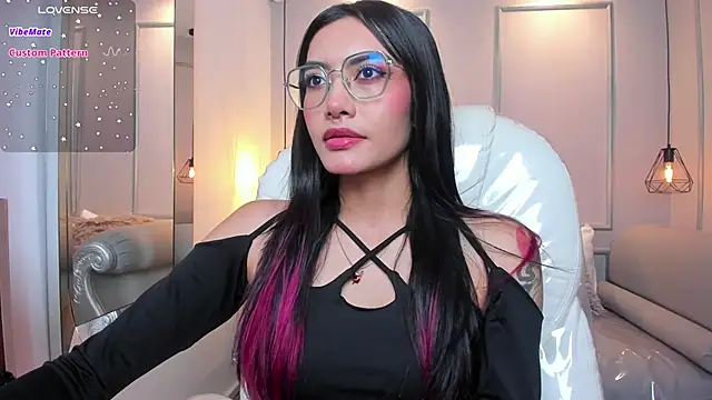 AzuraKindong online show from 10/22/25, 07:24