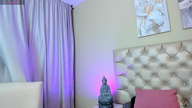 sophiia grey 1 online show from 02/19/25, 11:36