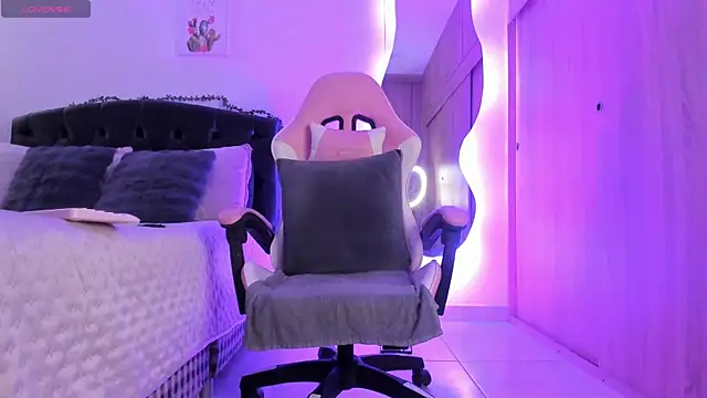 Amaranthaa1 online show from 10/10/25, 11:31