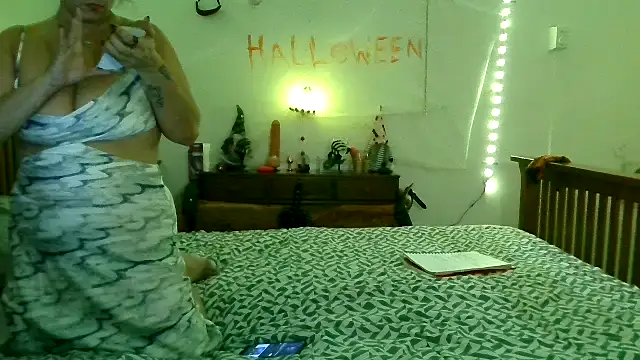 ExoticVibes69 online show from 10/17/25, 12:25