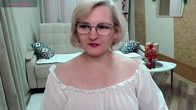 BlondeBrilliant7 online show from 12/15/24, 05:31