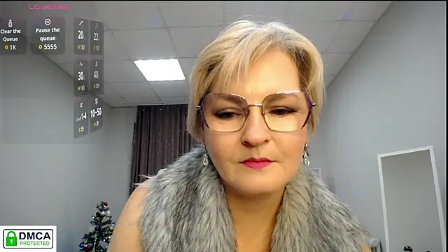 BlondeBrilliant7 online show from 12/17/25, 06:52