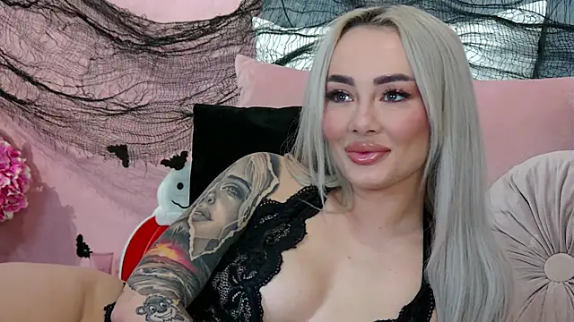 FrancescaMcGray online show from 11/02/25, 09:11