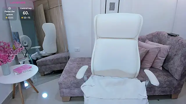 Aida adams online show from 11/01/25, 05:04