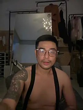 Snapshot of Asianhif chatting on 10/05/25, 05:00 Asianhif online show from 10/05/25, 05:00