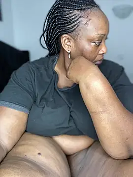 Snapshot of MsWhiteChocolatte chatting on 02/12/26, 04:18 MsWhiteChocolatte online show from 02/12/26, 04:18